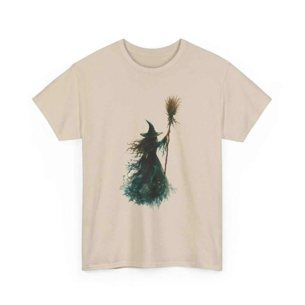 Playera Bruja Acuarela · Silueta Mística con Escoba · Regalo Gótico de Halloween