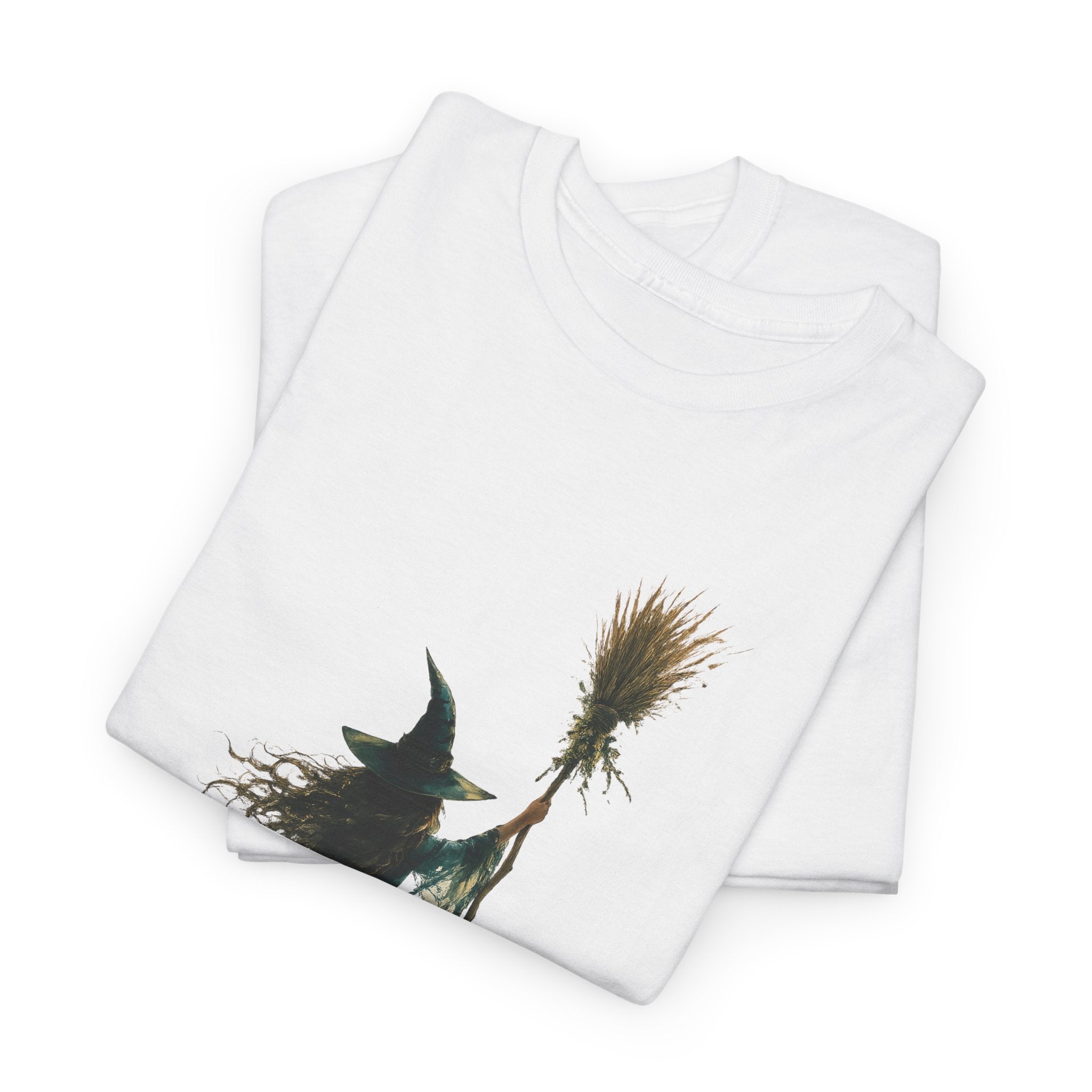 Playera Bruja Acuarela · Silueta Mística con Escoba · Regalo Gótico de Halloween
