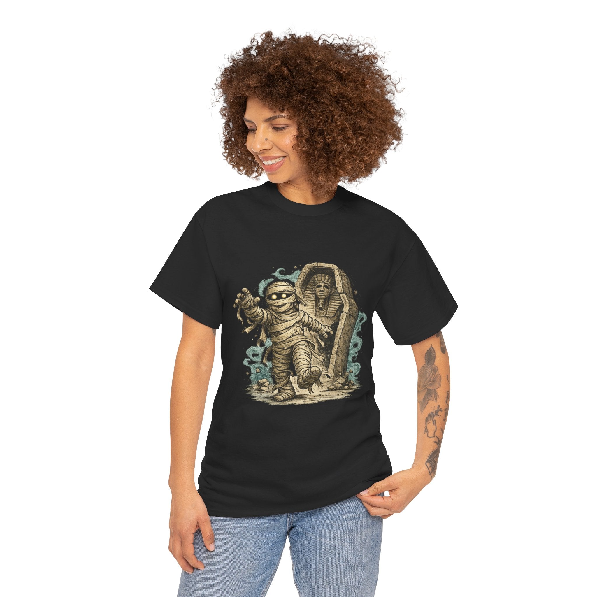 Playera Momia Ancestral · Vendas y Sarcófago de Otro Tiempo · Cute Cartoon Mummy Sarcophagus Halloween Tee