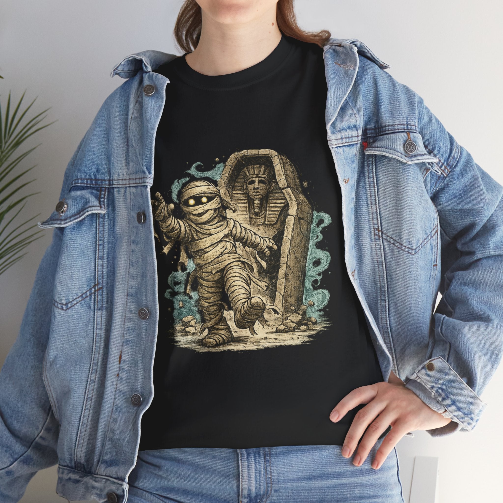 Playera Momia Ancestral · Vendas y Sarcófago de Otro Tiempo · Cute Cartoon Mummy Sarcophagus Halloween Tee