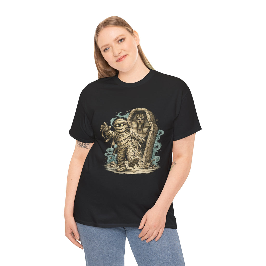 Playera Momia Ancestral · Vendas y Sarcófago de Otro Tiempo · Cute Cartoon Mummy Sarcophagus Halloween Tee