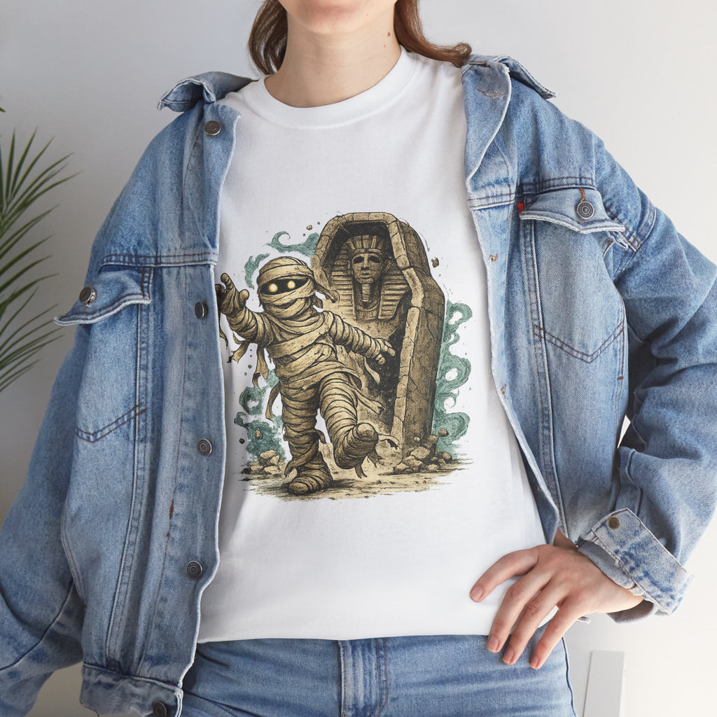 Playera Momia Ancestral · Vendas y Sarcófago de Otro Tiempo · Cute Cartoon Mummy Sarcophagus Halloween Tee