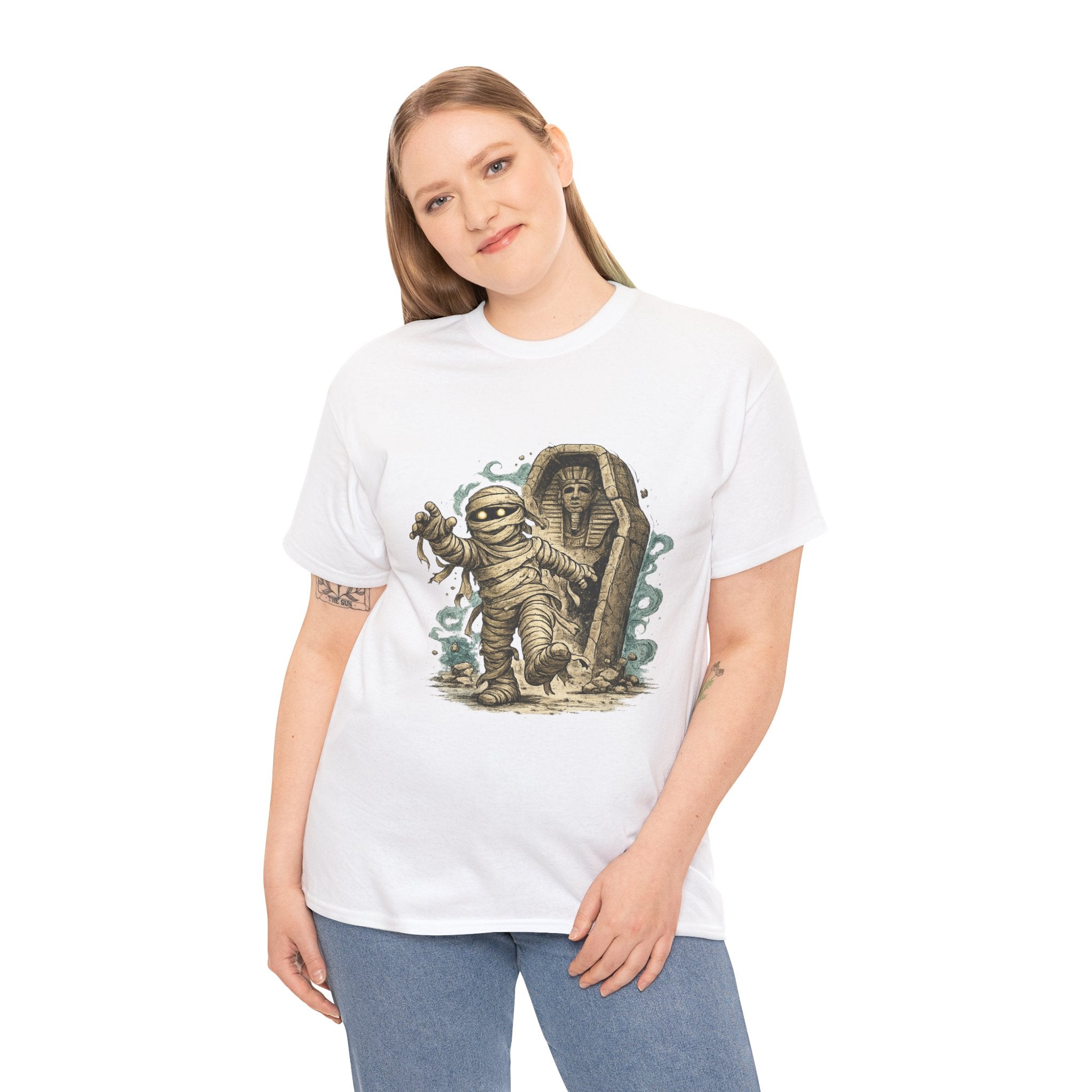 Playera Momia Ancestral · Vendas y Sarcófago de Otro Tiempo · Cute Cartoon Mummy Sarcophagus Halloween Tee